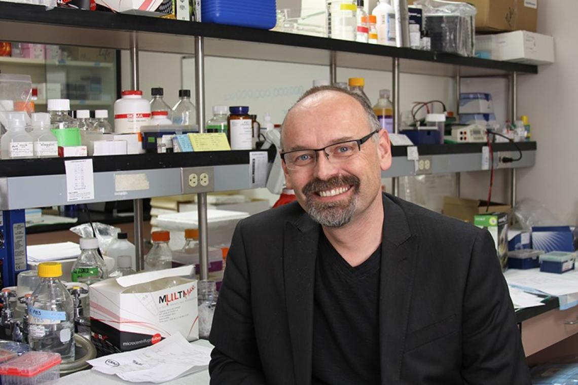 Dr. Pawel Kiela Dr. Pawel Kiela